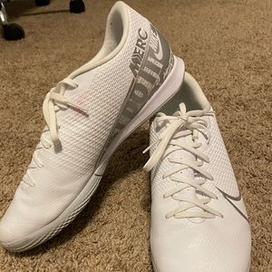 Nike indoor soccer shoes!!